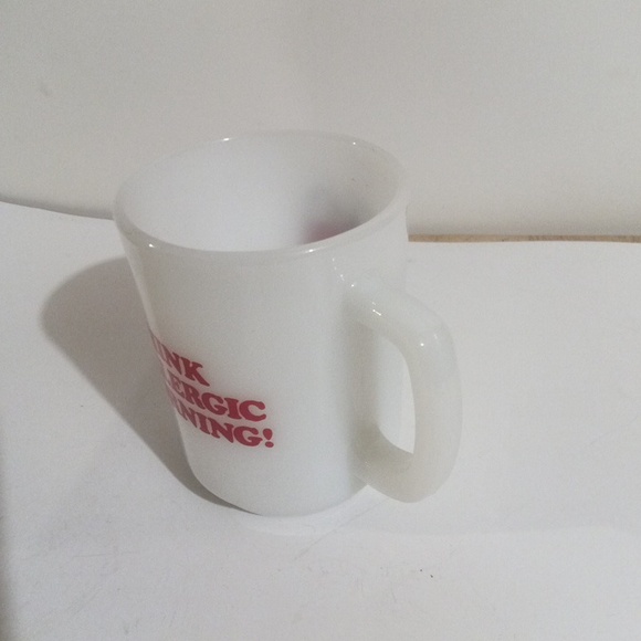VINTAGE FIRE KING/ ANCHOR HOCKING SNOOPY- " I THINK I'M ALLERGIC TO MORNING" MUG - Picture 4 of 8